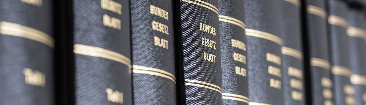 Buchrücken mit der Aufschrift "Bundesgetzblatt"